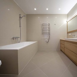 Gall_Designer Bathroom